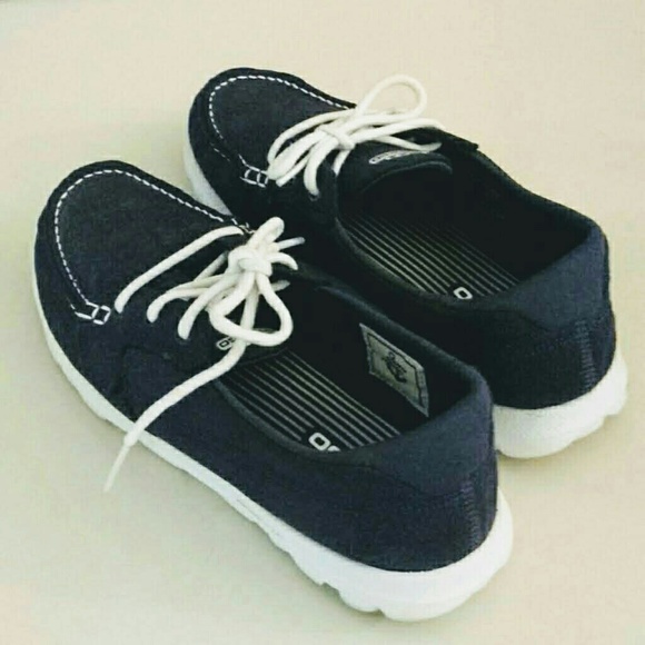 sketchers deck shoes